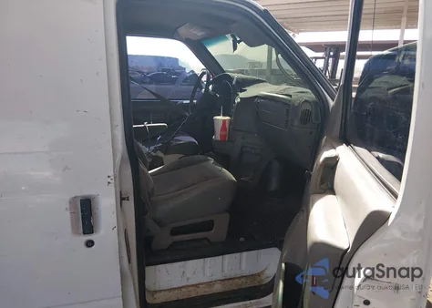 2004 Chevrolet Astro z USA, uszkodzony, nr VIN 1GCDM19X74B128046